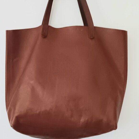 Madewell Handbags - Madewell Tan Leather Tote Gently Used